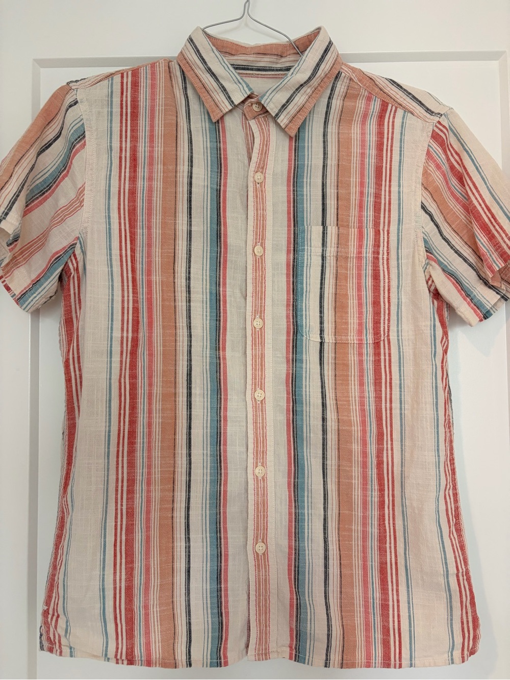 American Eagle men’s stripe button up